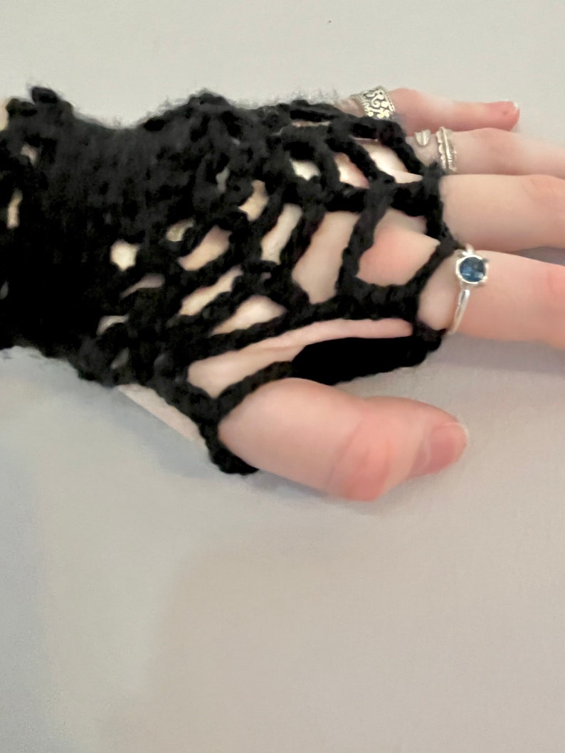Gothic lace crochet fingerless gloves Witch Goth clothing gift aesthetic Victorian halloween spiderweb gifts accessories Grunge Fashion zdjęcie 6