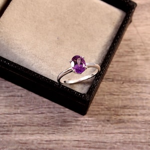 Oval Amethyst ring, promise ring, faceted amethyst ring, 925 silver ring, purple stone ring, February birthstone, purple quartz ring