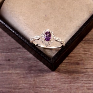 Anillo de amatista ovalada: halo de plata esterlina, piedra natal de febrero