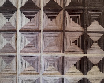 Moderne 3D-macramé wanddecoratie, minimalistische textielkunst (40 x 40 cm)