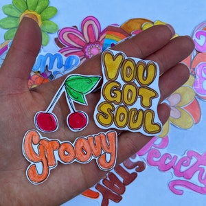 10 Groovy Sticker / Hippie Indie Retro Sticker Etiketten / Überraschung Mystery Paket / No Two Gleiches / Handgezeichnet