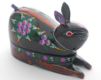 Vintage Rabbit Lacquerware Box - Hand painted Bunny