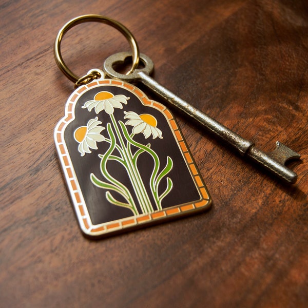 Art Nouveau Daisies Keychain ⋆ Gold Plated Hard Enamel Keychain