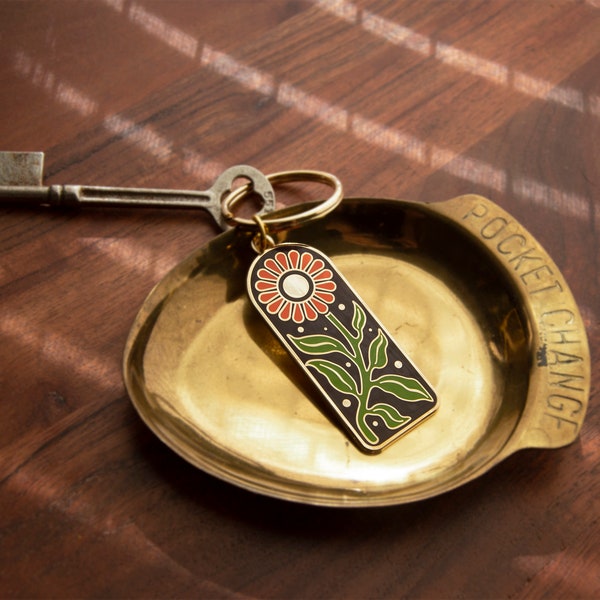 Dark Groovy Flower Keychain ⋆ Gold Plated Hard Enamel Keychain