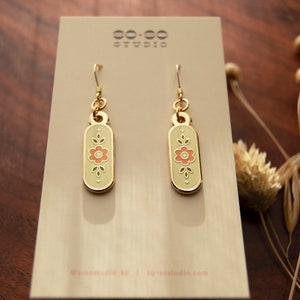 Dainty Oblong Flower Earrings ⋆ Gold Plated ⋆ 14kt gold-filled ear wires ⋆