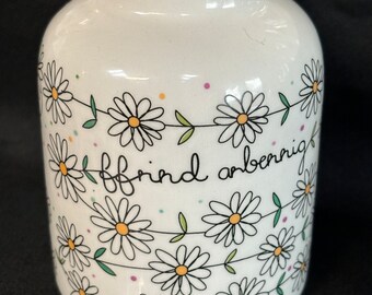 Ffrind Arbennig  (special friend) Bud Vase