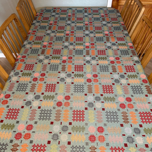 Welsh Blanket Tapestry Tablecloth Green / Llian bwrdd Brethyn Cymraeg Gwyrdd