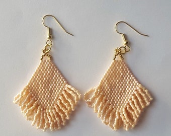 Boucles d'oreilles Femme avec FRANGES saumon et nacrées en rocailles DELICAS de MIYUKI tissage à la main Boucles Pendantes Fantaisies