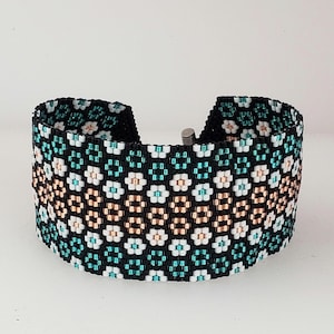 Women&#39;s Pearl Cuff Bracelet, Blue Peach and White Flower Handmade Peyote Weaving in Seed Beads DELICAS by MIYUKI Costume Jewelry