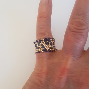 ANELLO anello con perline blu navy e champagne intrecciato a mano con punto Peyote in perline DELICAS by MIYUKI Anello da donna da uomo Gioiello
