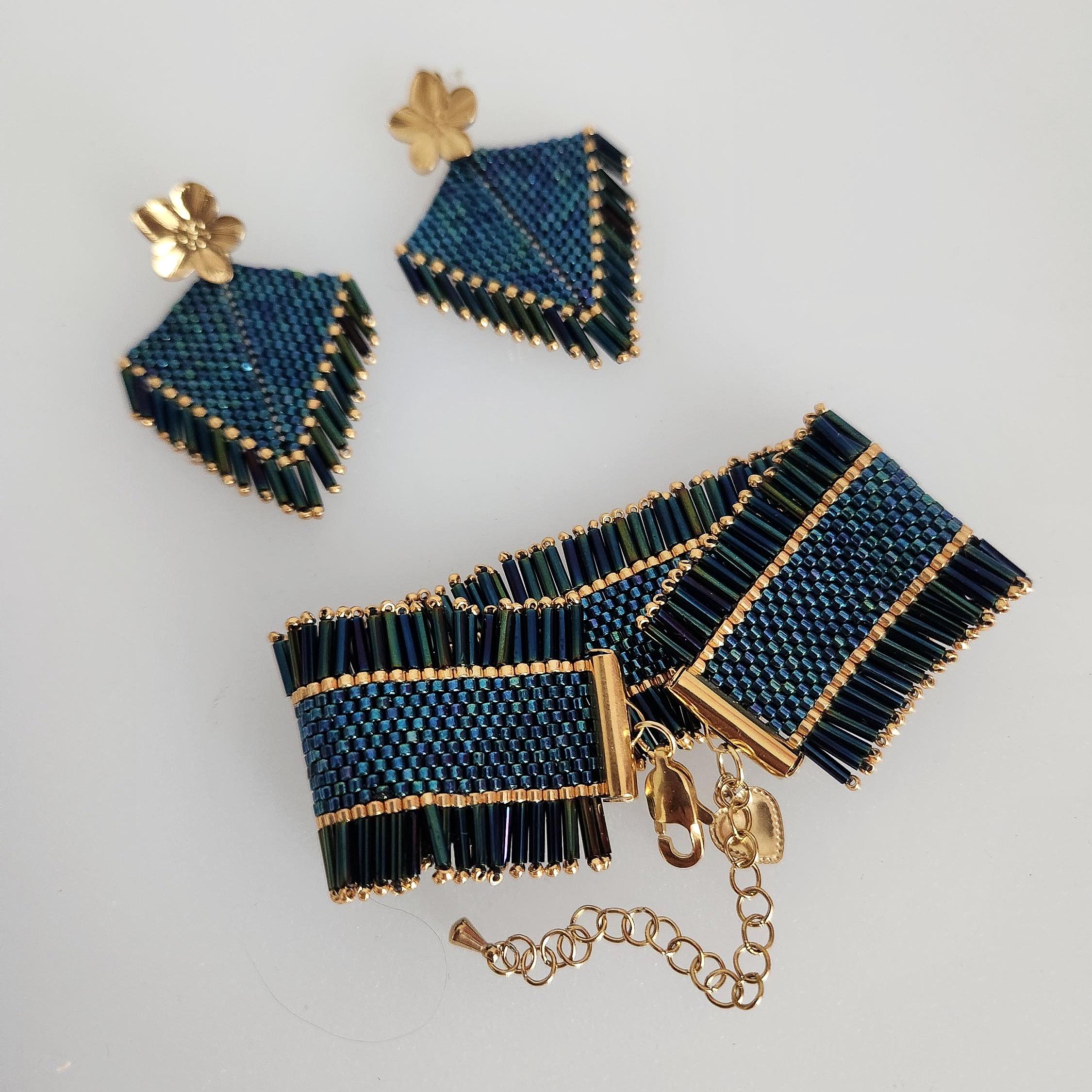 Boucles D'oreilles Créoles Avec Perles Bleues Royales - Neuf Avec étiquettes