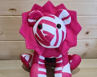 Memory Lion - Perfect Keepsake  (NOT PATTERN)