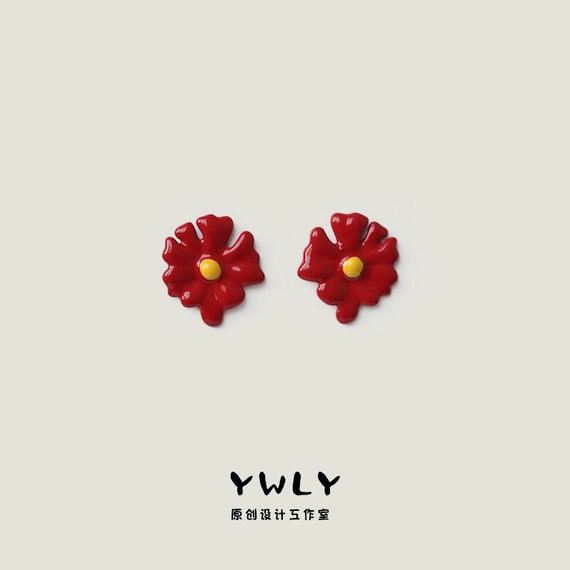 おしゃれで可愛い小さくて赤い花のペンダント Etsy