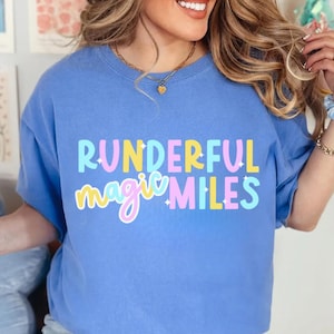 Runderful Magic Miles Comfort Colors T-Shirt - Magisches Renntag-T-Shirt, wunderliches Runner-Shirt, Buntes Laufclub-T-Shirt, Weiche Unisex-Passform
