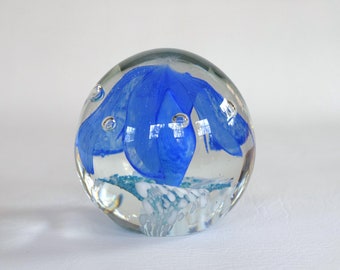 Magnum Lampworked Blue Iris Briefbeschwerer 4"