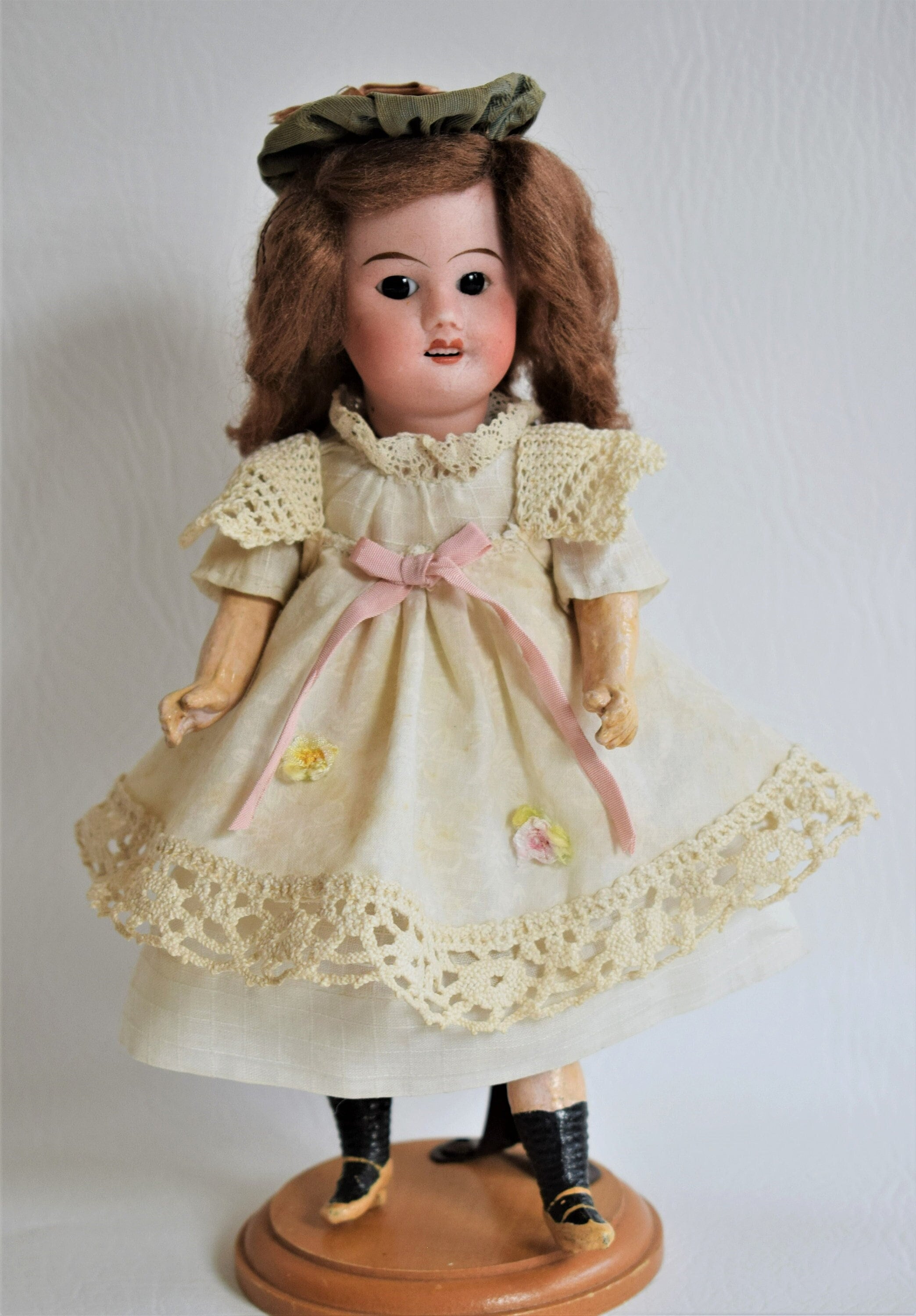 * antique doll ୨୧ * Parisの老舗の パン屋さん antique doll ୨୧ * Parisの老舗の パン屋さん