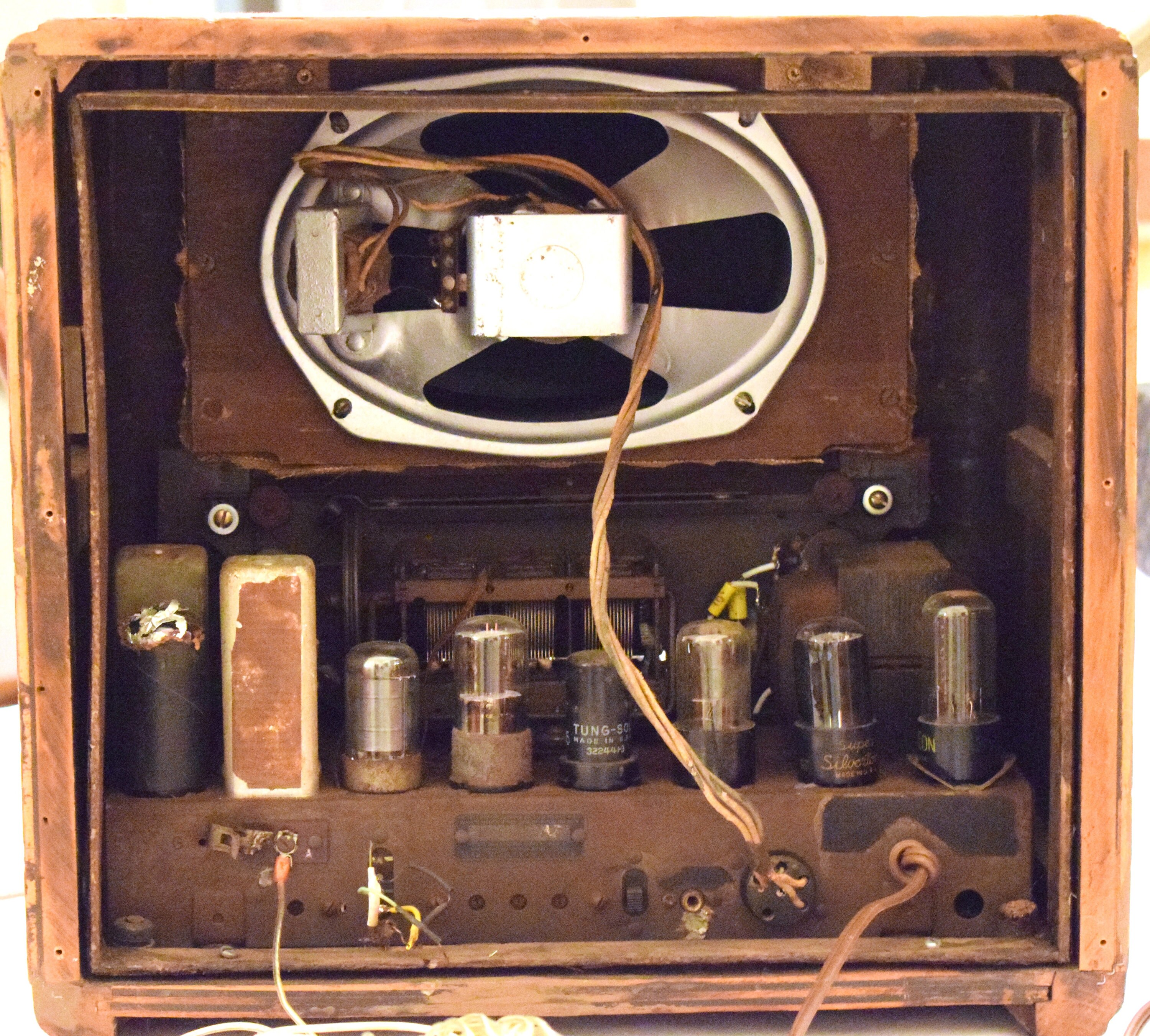 Vintage Silvertone Radio, Sears, Roebuck & Co., Working