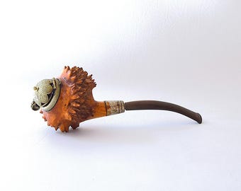 Antyczna fajka z surowego drewna wrzośca z ustnikiem z wulkanitu i perforowaną srebrną pokrywką, 7 1/2"