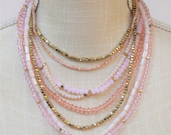 Vintage 8 Strang Rosa, Koralle und Gold Glasperlen Bib Halskette, verstellbar, 45 cm