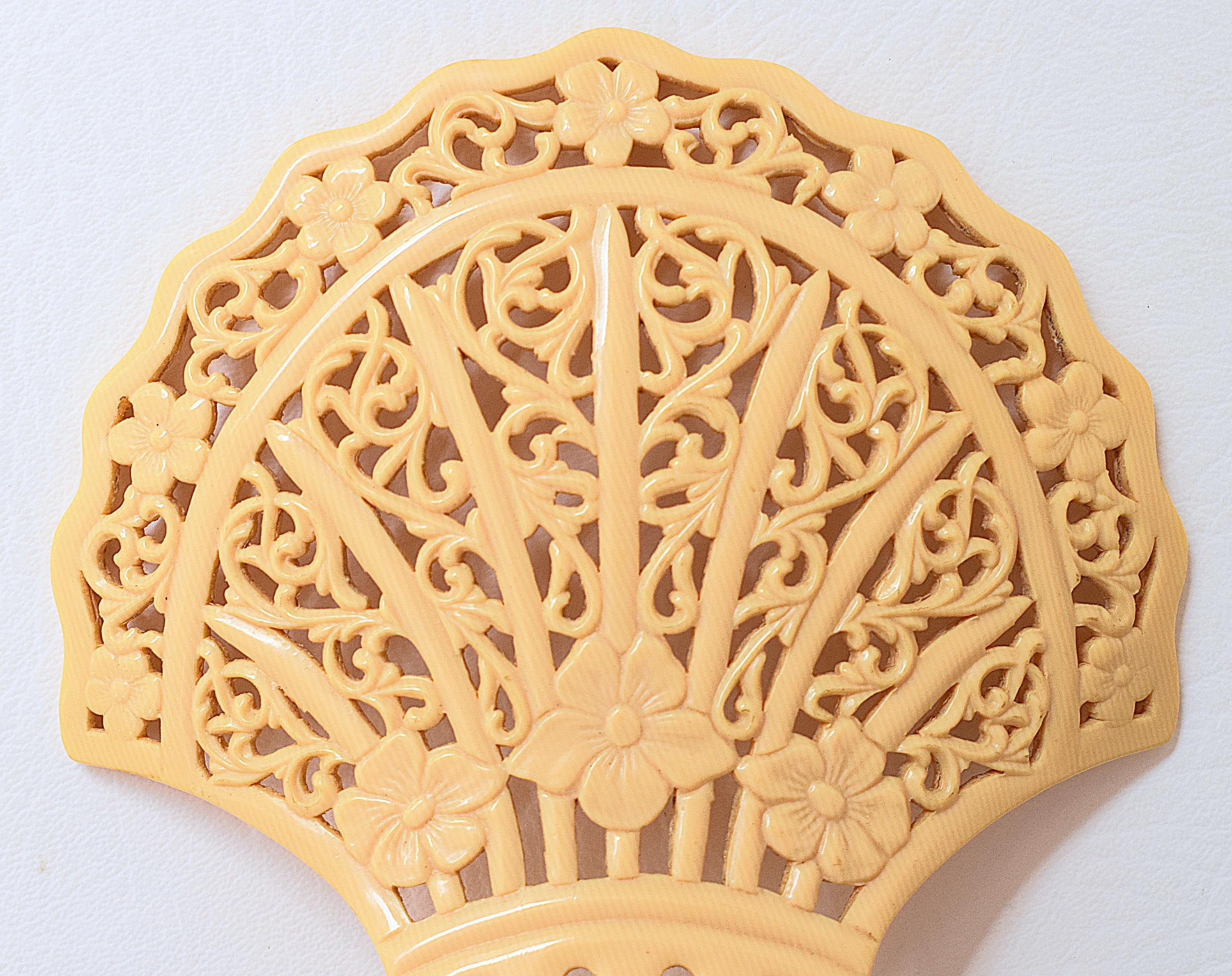 Art Nouveau Openwork Cream Colored Celluloid Hair Comb With 