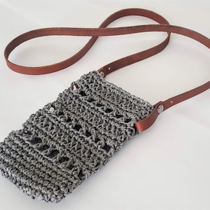 Woven Crossbody Raffia phone-bag, striped natural colors for all clothes, genuine leather handle handy for all days