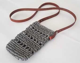 Woven Raffia Crossbody Phone Bag: Striped Leather Handle