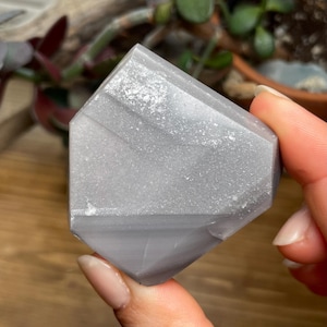 High Quality Polished Lithium Phantom Quartz from Brazil