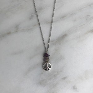 Collar con símbolo de la paz y amatista - Cadena de acero inoxidable