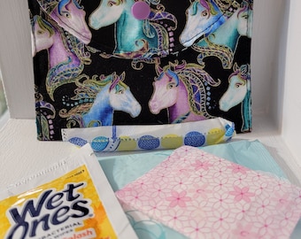 Estuche de artículos esenciales para niñas: discreto kit de viaje para compresas, tampones y artículos de higiene personal