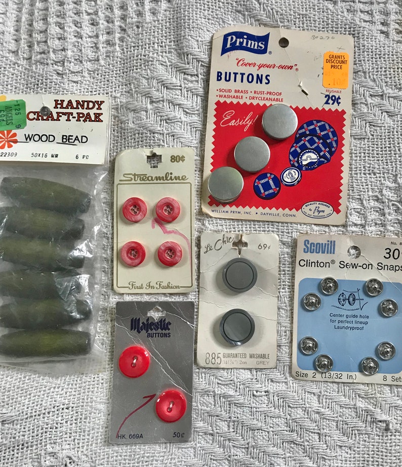 16 x Vintage Button Sets New and Complete