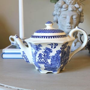 Antique Sadler Blue Willow Teapot: 1920s England Chinoiserie