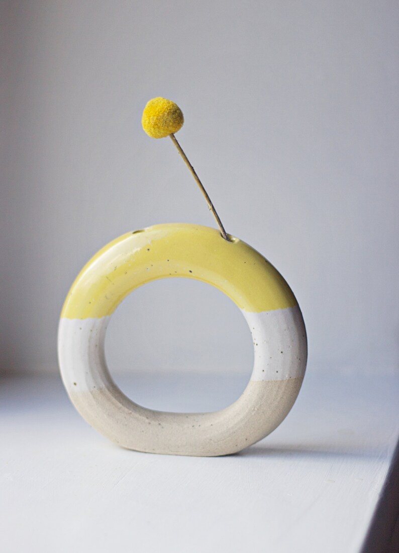 Handmade Ceramic Doughnut Vase/hand Thrown Stoneware Pottery/dry Flower