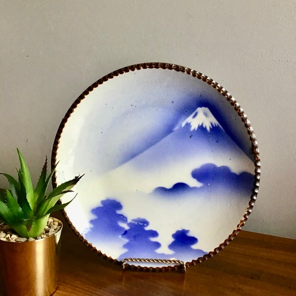 Late 19th Century - Early 20th Century Japanese Mt.Fuji Blue and White Plate, Japanes Blue and White Plate