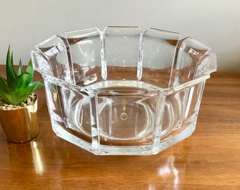 Large Vintage Regal Lucite Bowl By Grianware Clear Acrylic Serving Bowl Hollywood Regency Style 1970s