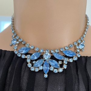 WEISS necklace bib 1950&#39;s excellent condition adjustable choker brilliant blue crystal rhinestones
