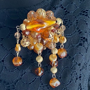 Unsigned Miriam Haskell brooch- Unsigned - late 1940s Very Good Vintage Condition- High Quality