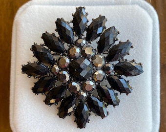 broche vintage LIZ CLAIBORNE des années 1980 signée LC Excellent état - Taille indiquée - Faux jais et pierres aurora boréales