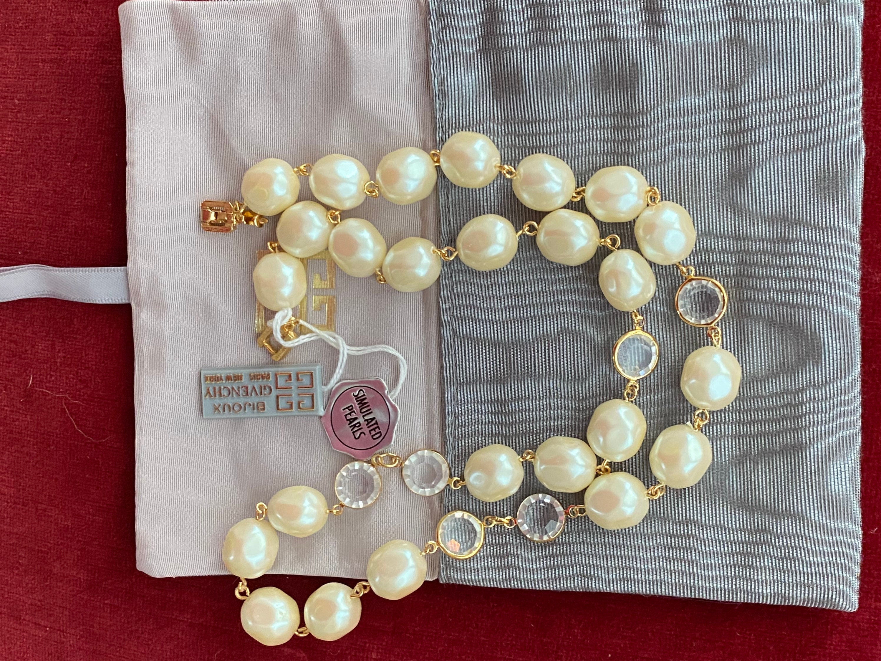 Givenchy pearls store