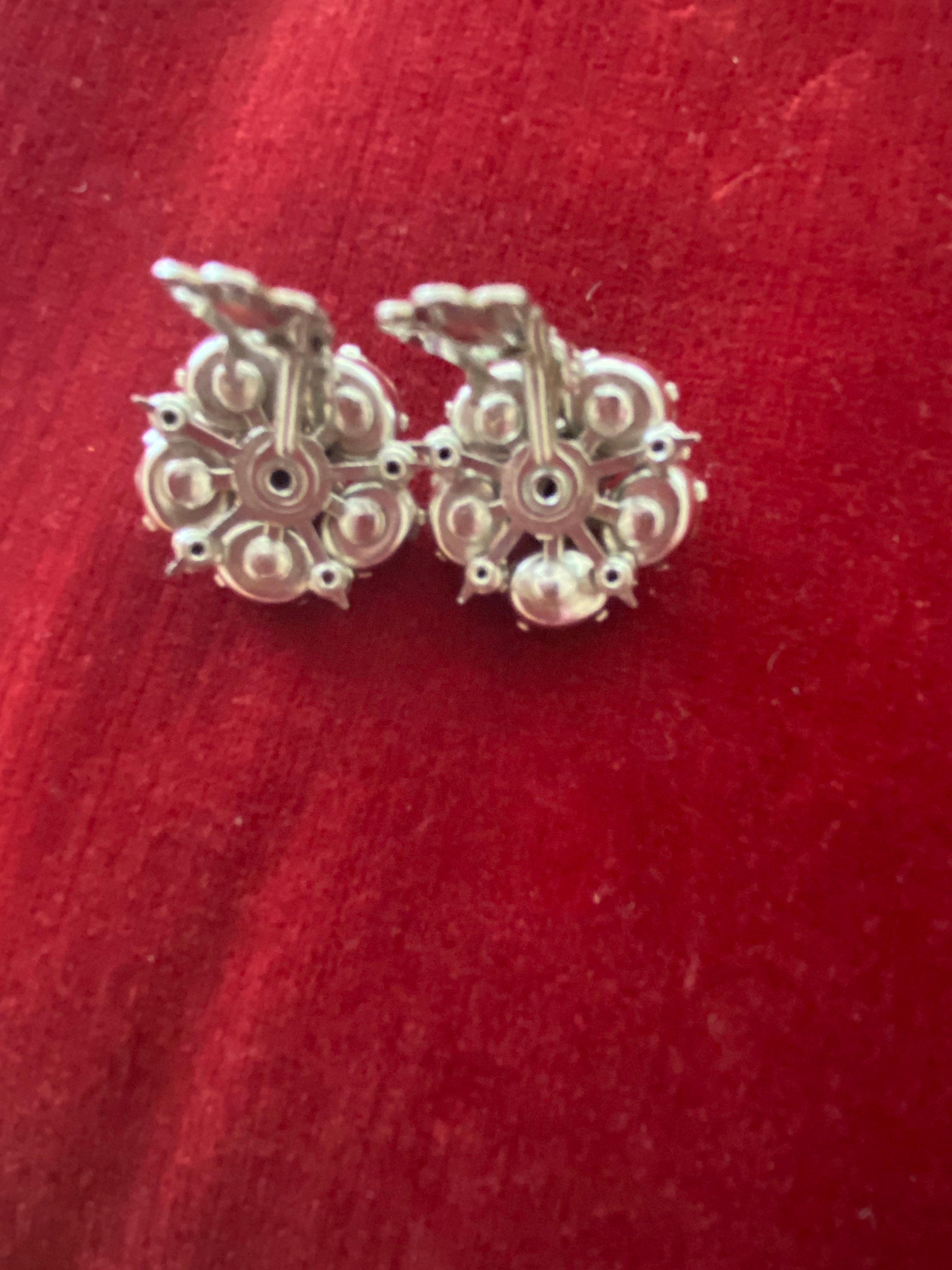 Boucles D'oreilles Clips Vintage Signées CORO 3579 - Cristaux Et Strass Argentés