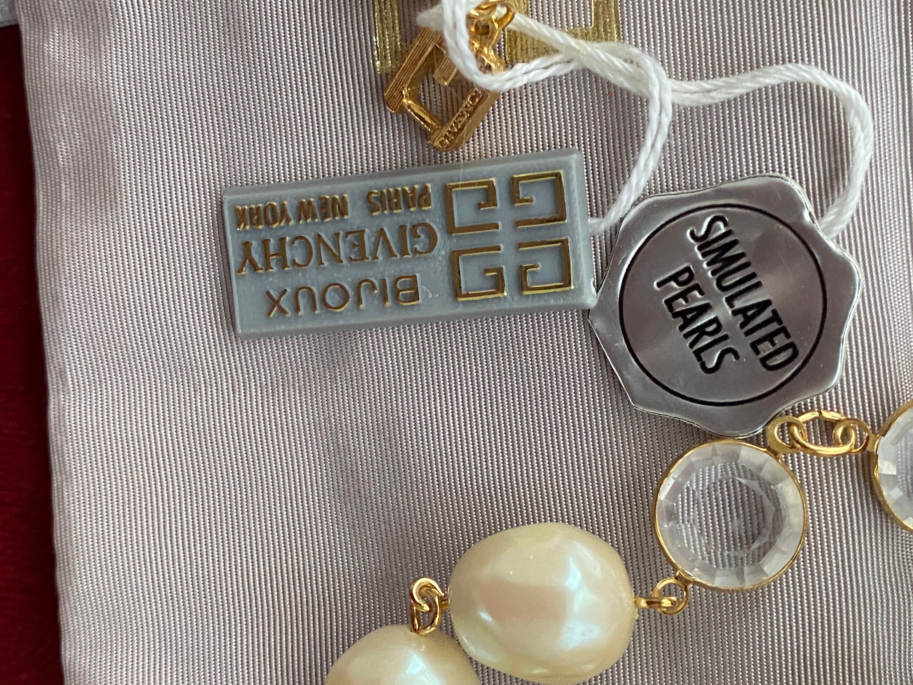 【関税＆送料込み】Givenchy Jewellery Vintage Signed Givenchy Necklace- MINT With Tags and Bag