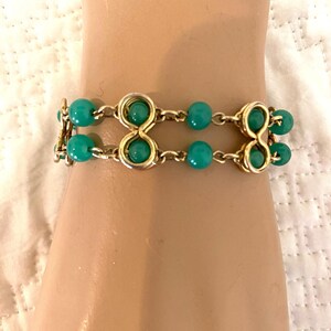 Goldette NY bracelet Signed 1960s EXCELLENT Condition 6.5 Inches Hard to Find Style with MOD Flair Goldtone and Green Beads