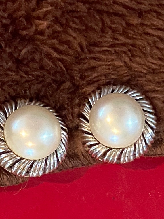 Imitation 2024 pearl earrings