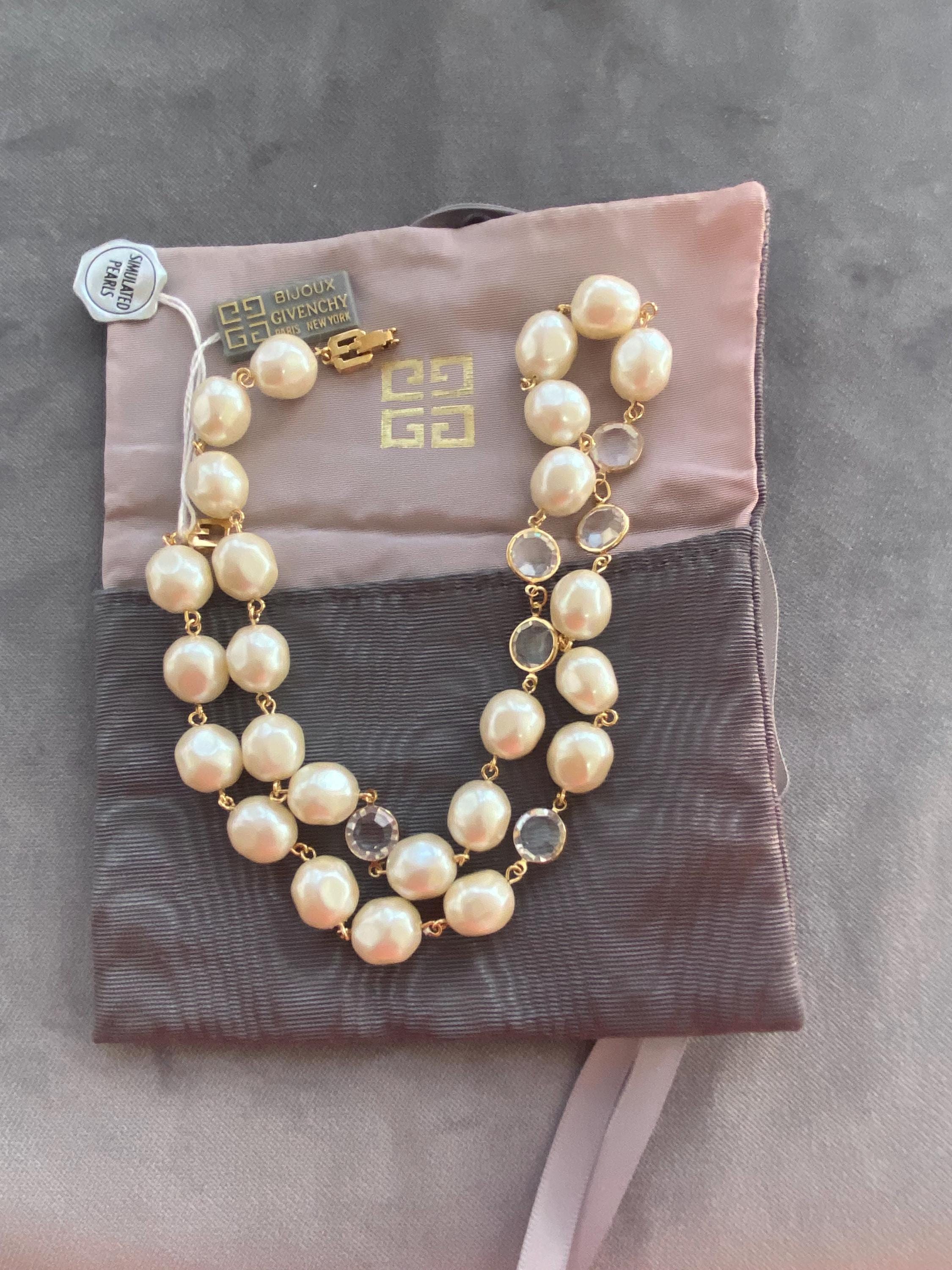 GIVENCHY 3連パールネックレス ゴールド フラワーモチーフ　ヴィンテージ Vintage Givenchy Pearl Necklace - Etsy