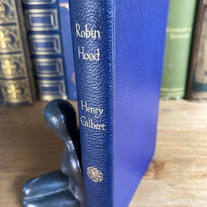 Robin Hood by Henry Gilbert - Thomas Nelson and sons, circa 1950s - classy, classic vintage edition with illustrations by H. M. Brock .