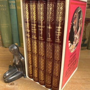Jane Austen boxed book set - published by Collins - vintage 1970s - fine, classic, marbled, gilt decorated editions with author portrait.