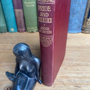 Pride and Prejudice by Jane Austen, Collins Clear-type Press, circa 1920 - cloth bound, beautifully illustrated edition.