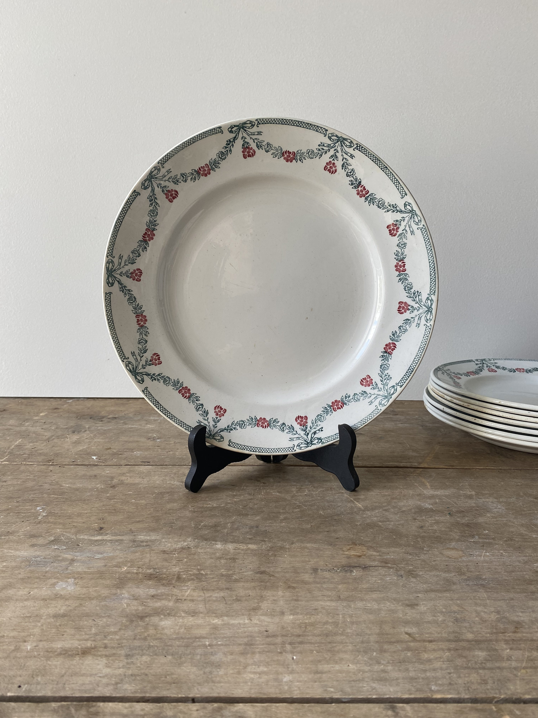 Old serving dish in iron earth from Moulin des Loups model 652