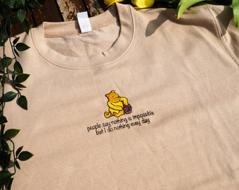 Sand Coloured Classic Winnie the Pooh Crewneck jumper - Winnie the Pooh Pullover Sweatshirt - Nostalgic Jumper