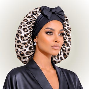 Bonnet pour dormir en satin léopard, bonnet réversible en soie infusée, bonnet de nuit double épaisseur pour cheveux naturels, boucles, tresses et cheveux naturels