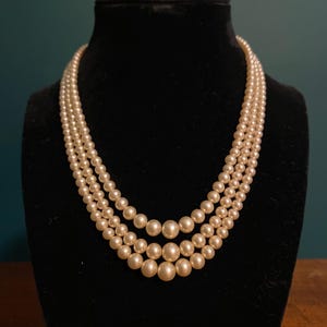 Vintage 3 Layer Pearl Necklace 16in Long
